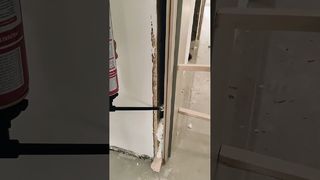 رغوة البولي يوريثان لتركيب النوافذ والأبواب: حل آمن ومعزول